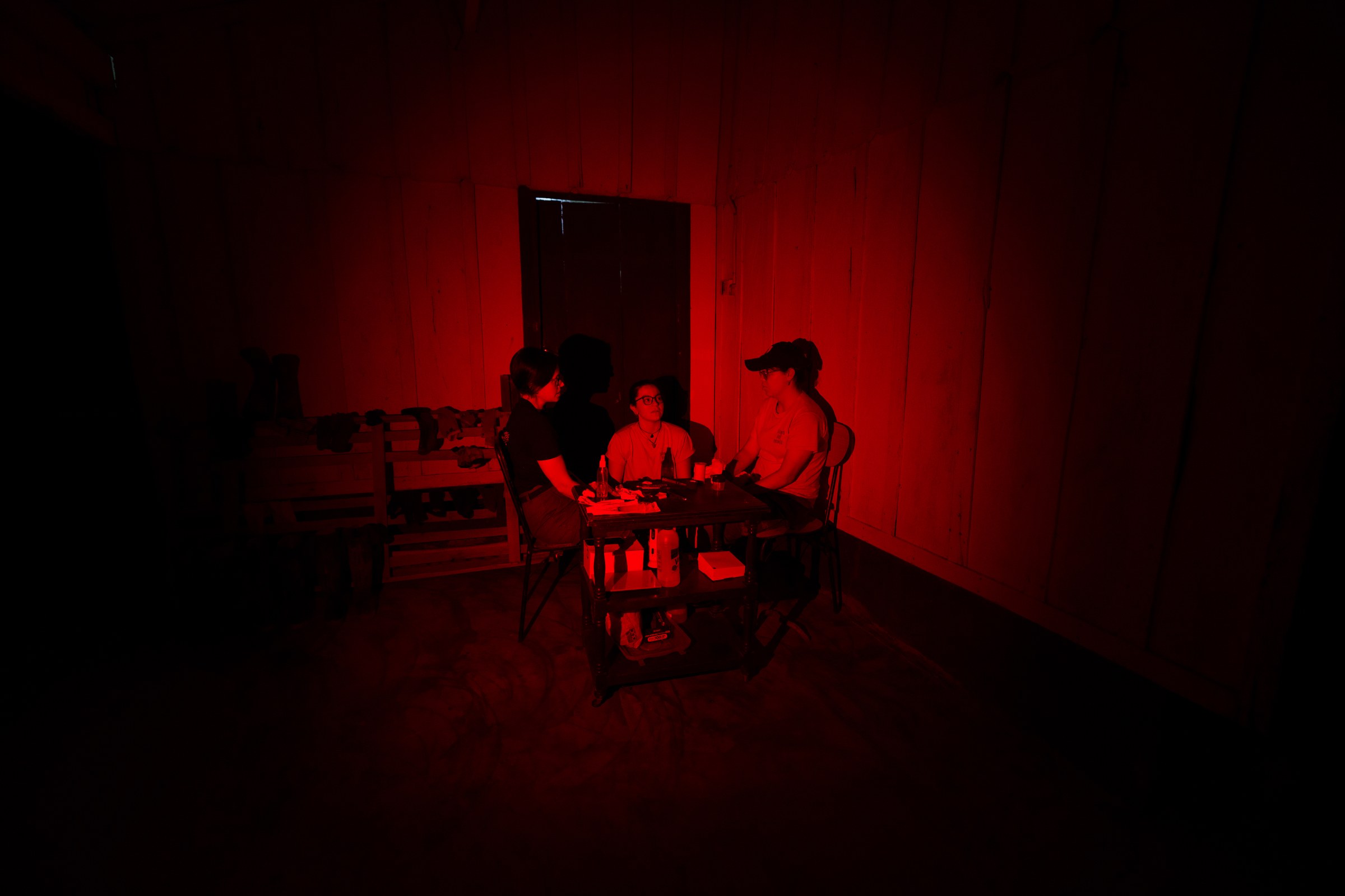 Veterinarians Diana Pésole and Milagros Subeldía of the Asociación para la Conservación…